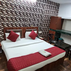 naveen.hotelsdelhi.org/